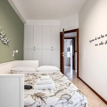 Dom wakacyjny Stylish & Cozy - 5 Star Location- Balcony - View Rzym