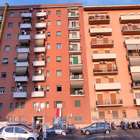 Stylish & Cozy - 5 Star Location- Balcony - View Rzym